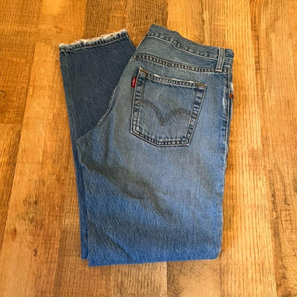 Vintage levis 501 mid rise Jeans